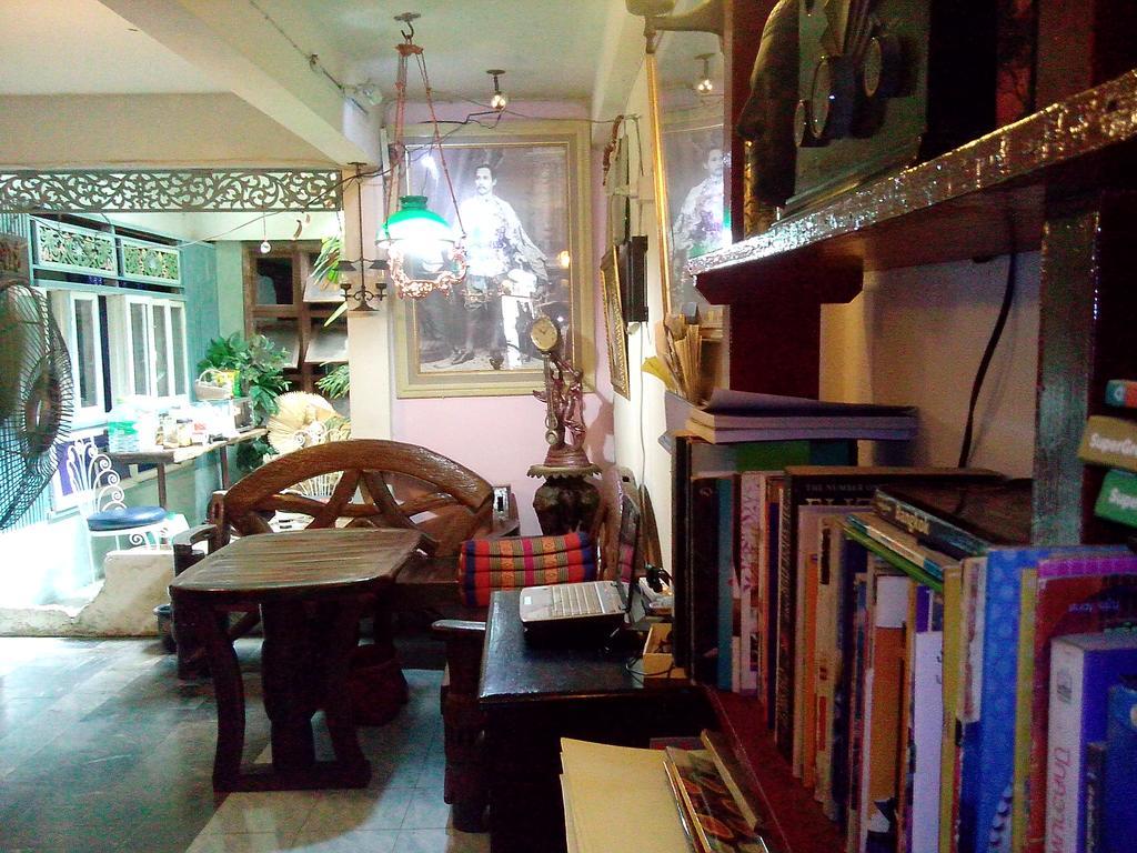 Hotel Café de Baan Raow Bangkok Esterno foto