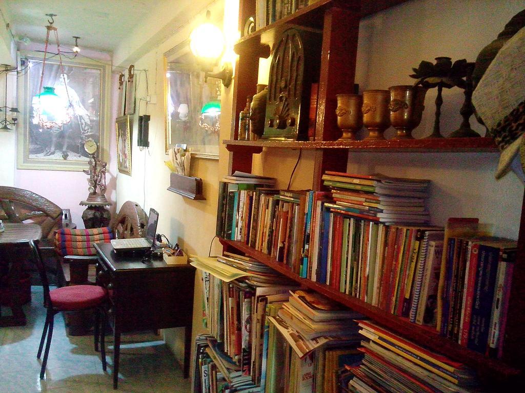 Hotel Café de Baan Raow Bangkok Esterno foto