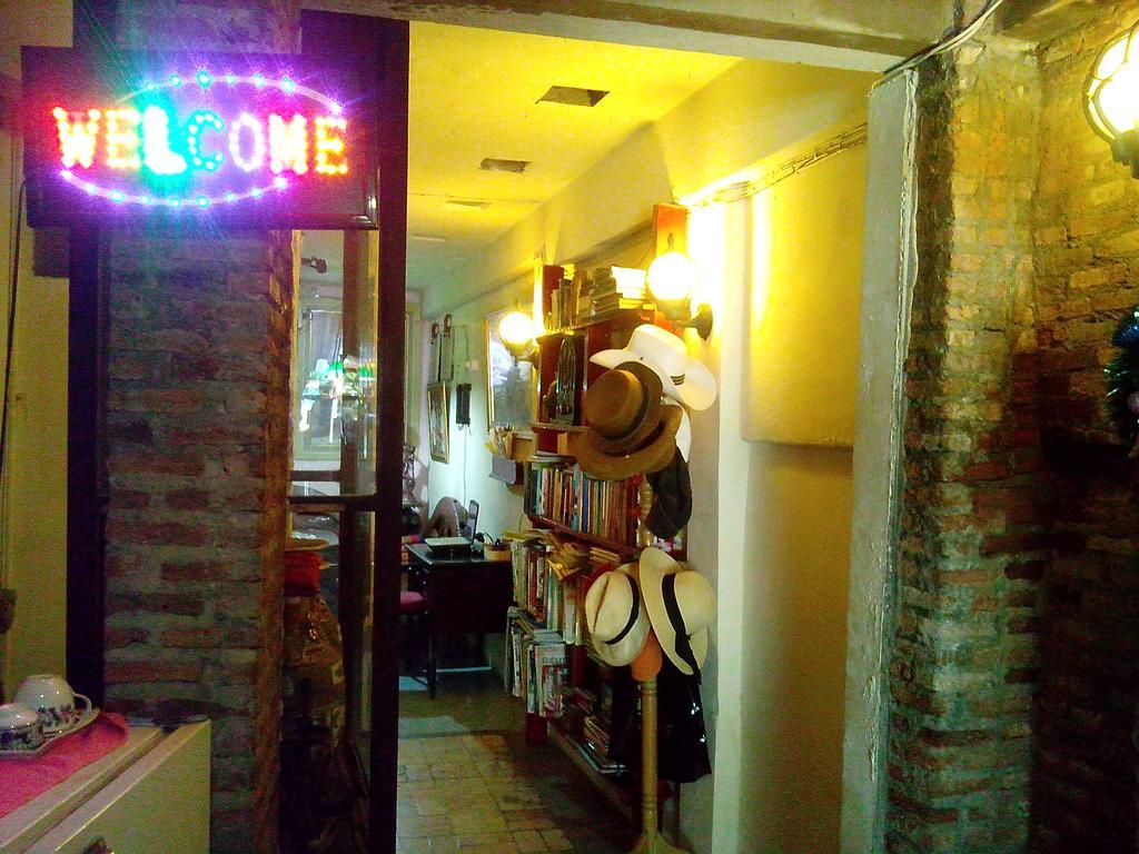 Hotel Café de Baan Raow Bangkok Esterno foto